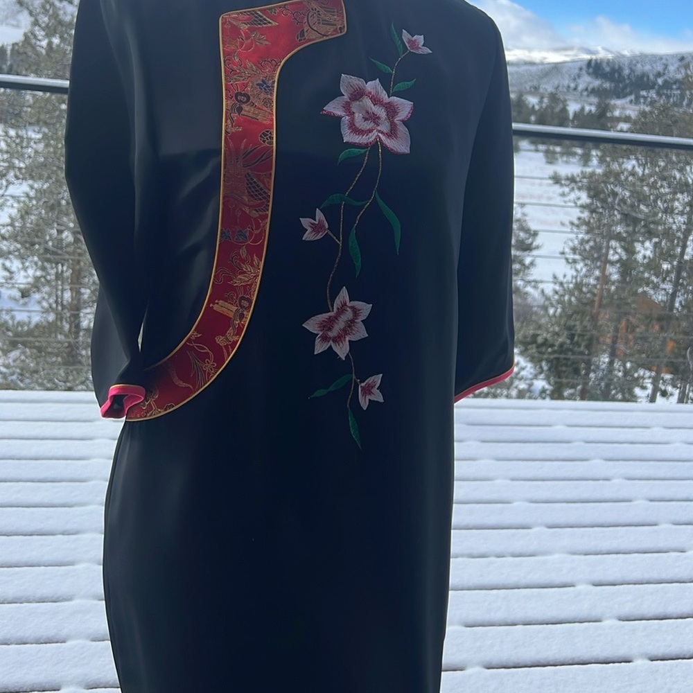 Authentic silk with embroidery qi-pao